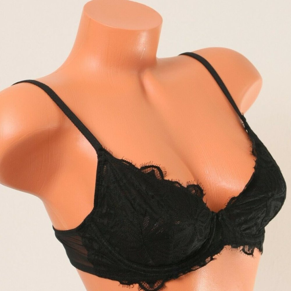 VICTORIA'S SECRET PINK BLACK LACE BRA